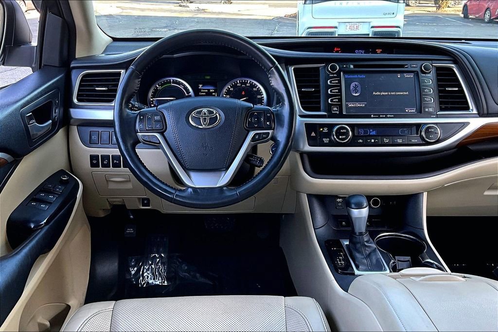 Used 2017 Toyota Highlander Limited Platinum image 17