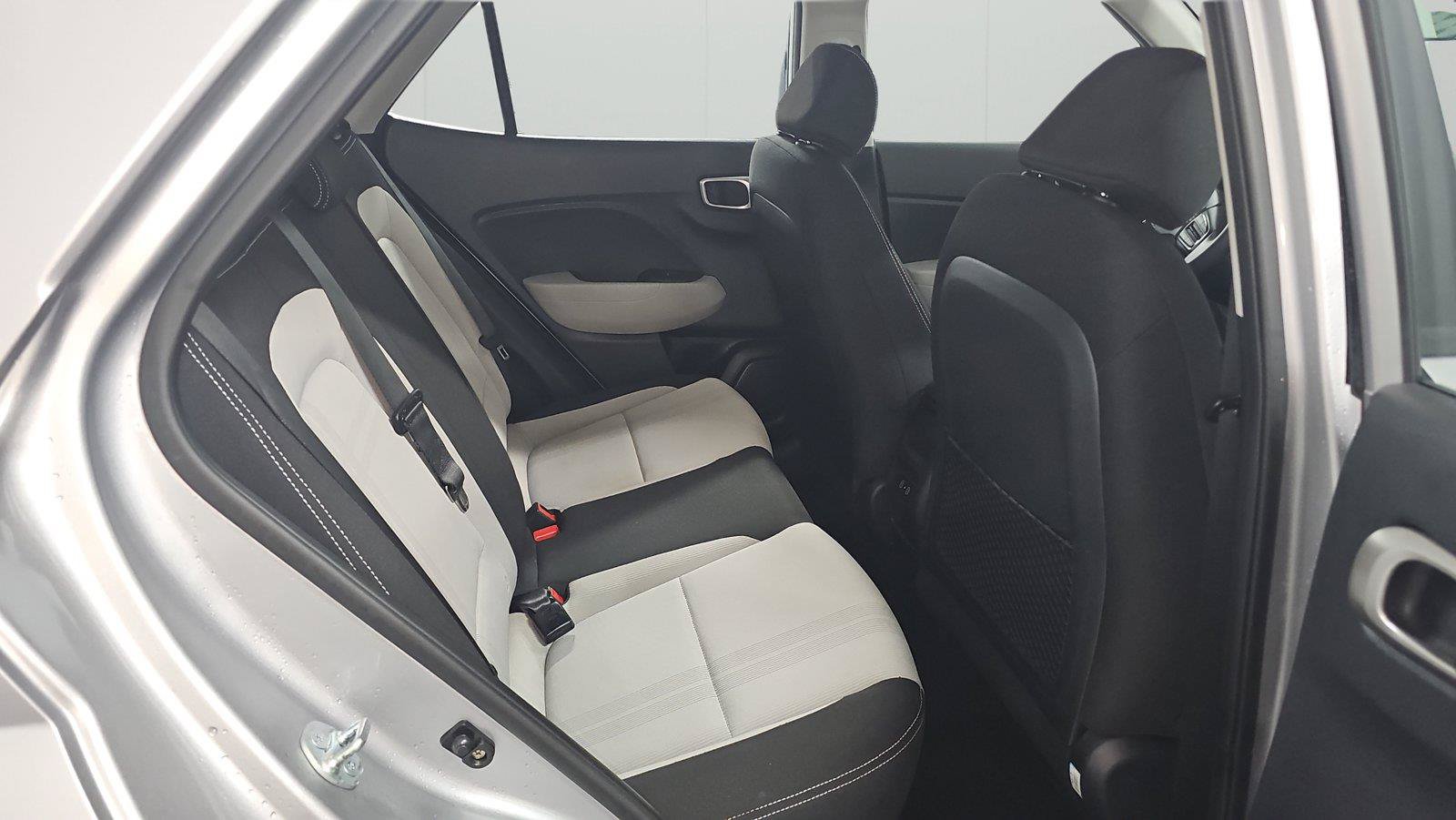 Certified 2025 Hyundai Venue SEL FWD image 13