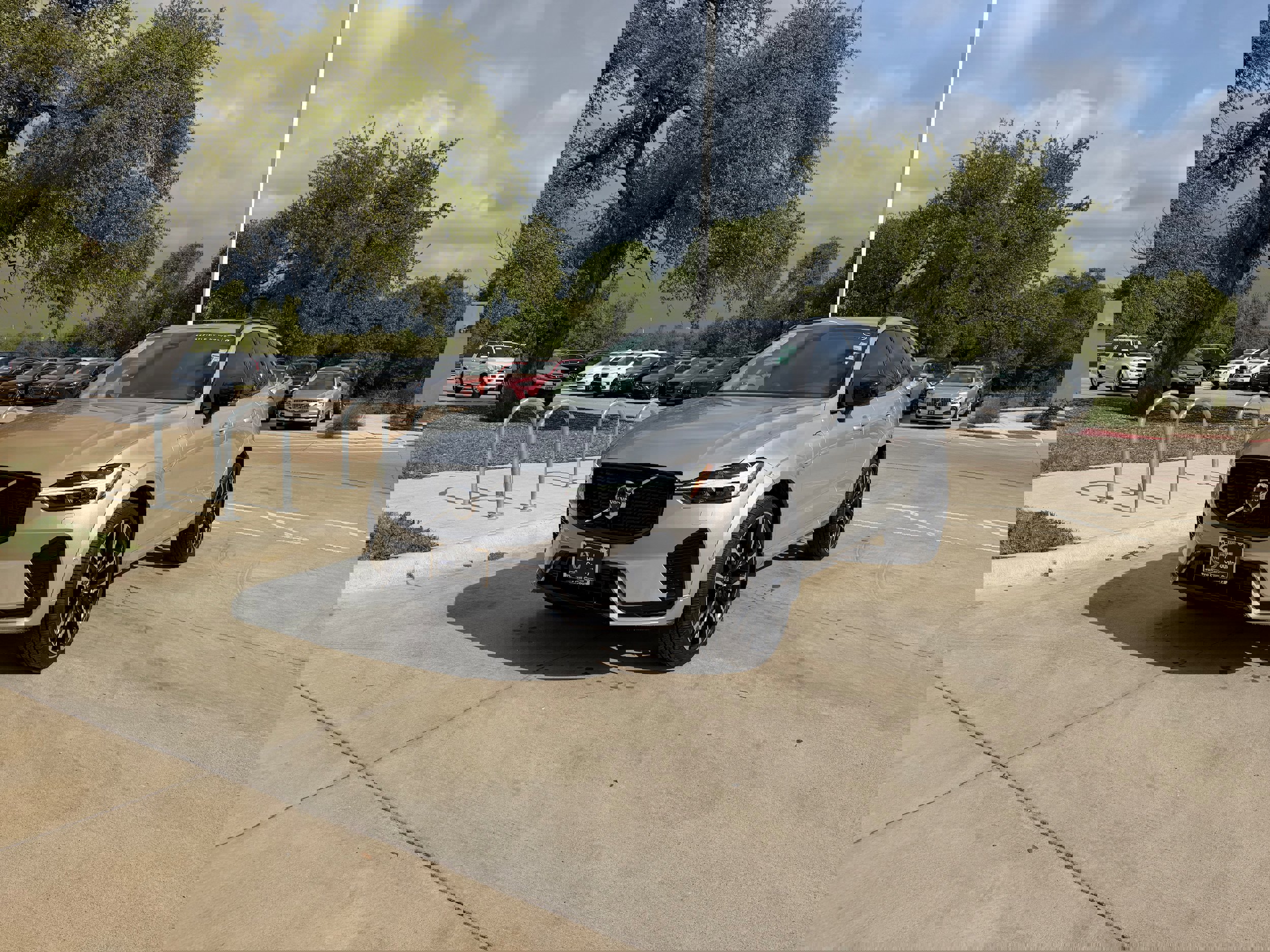 Certified 2025 Volvo XC60 T8 Ultra w/ Protection Package Premier image 2