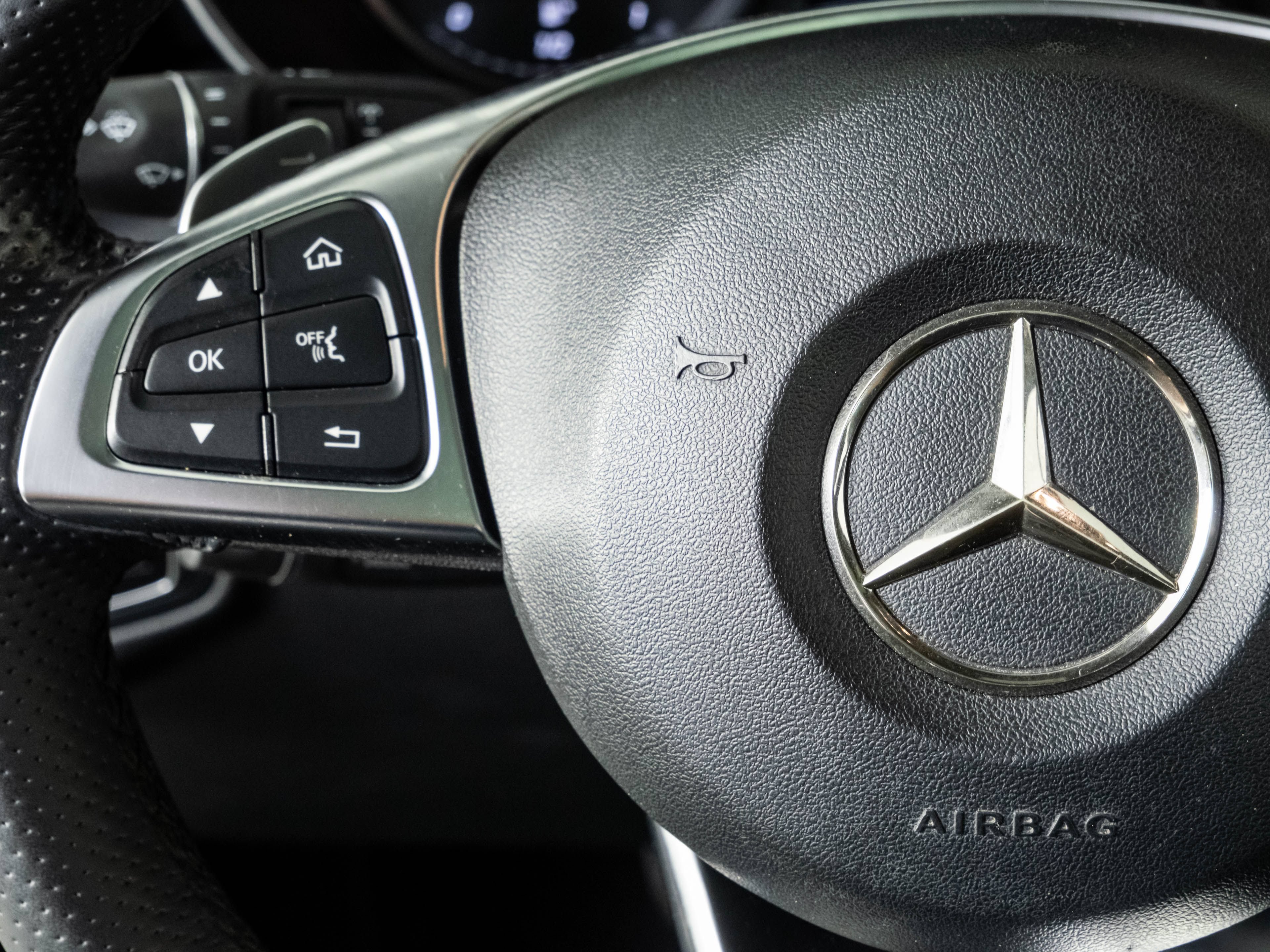 Used 2019 Mercedes-Benz GLC 300 image 9