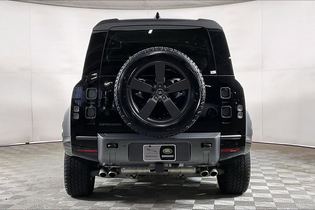 Used 2024 Land Rover Defender 110 V8 AWD/4WD image 3
