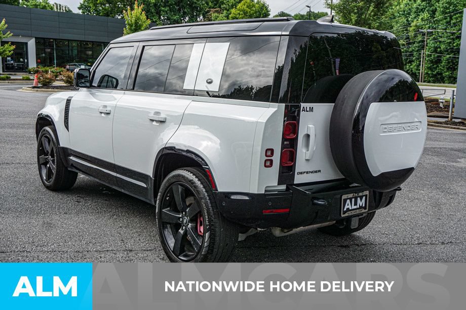 Used 2024 Land Rover Defender 110 X-Dynamic SE AWD/4WD image 5
