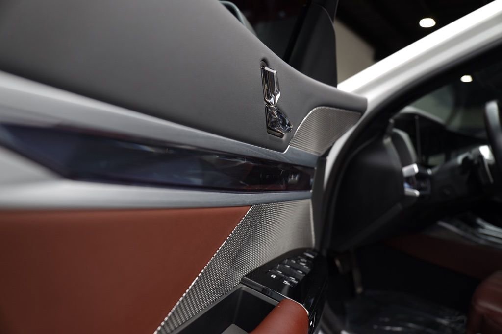 Used 2023 BMW 740i RWD image 15