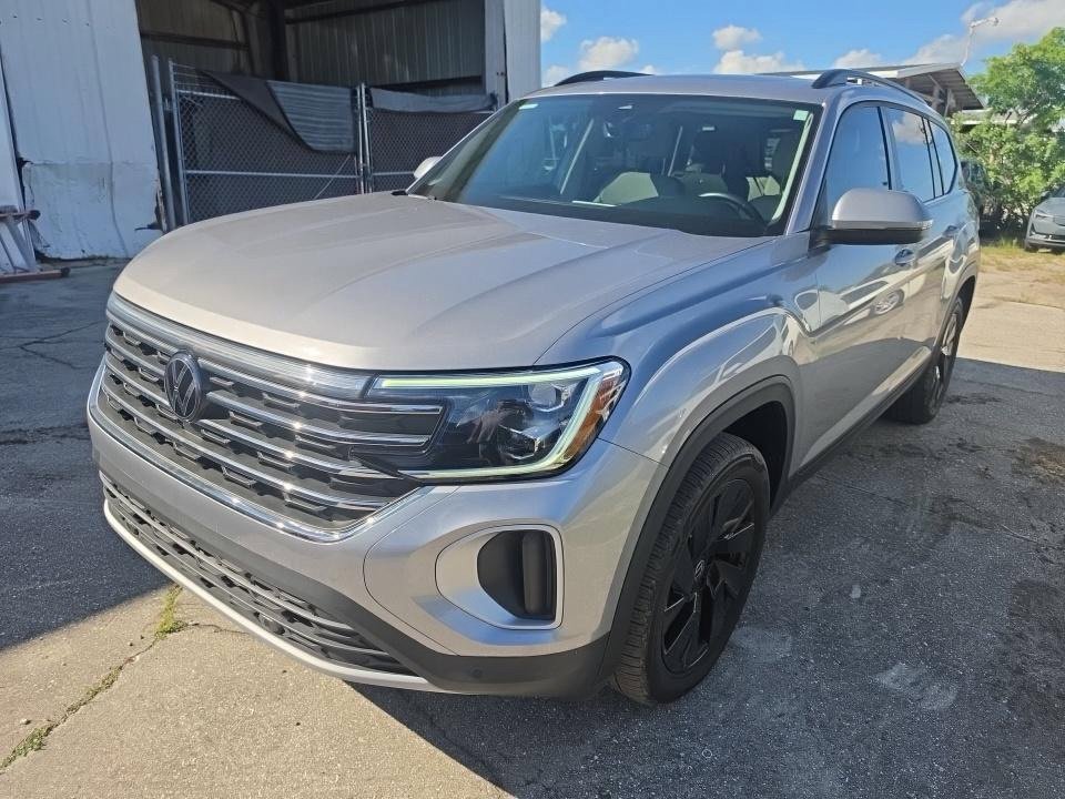 Certified 2024 Volkswagen Atlas SE w/ Panoramic Sunroof Package FWD image 2