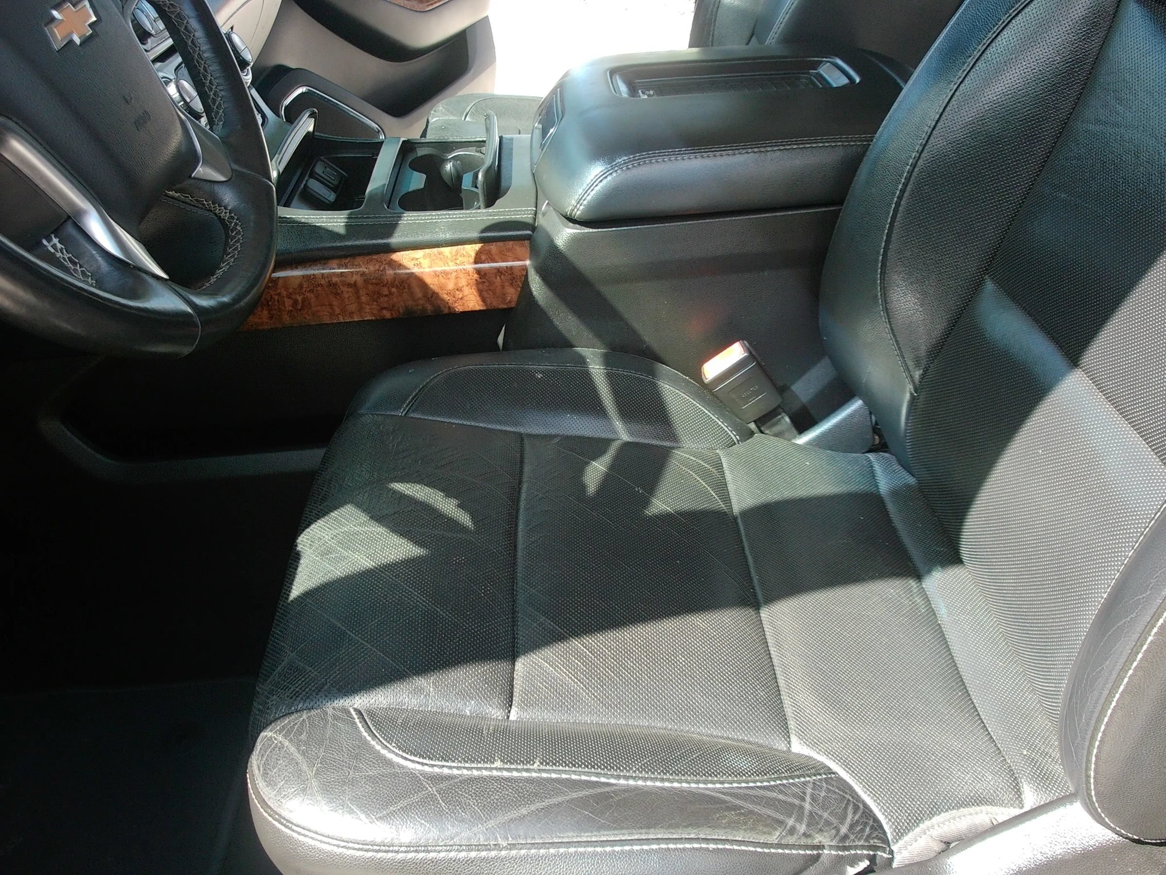 Used 2018 Chevrolet Suburban Premier RWD image 11