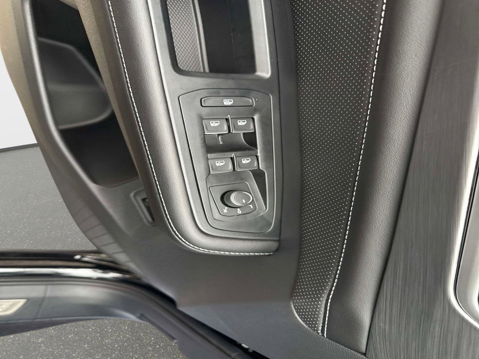 New 2026 Volkswagen Atlas Cross Sport SE image 19