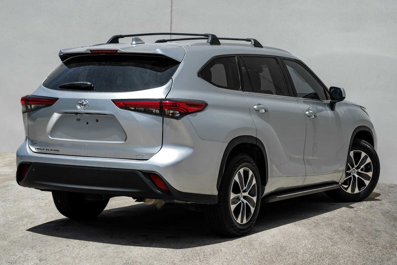 Used 2020 Toyota Highlander XLE FWD image 9