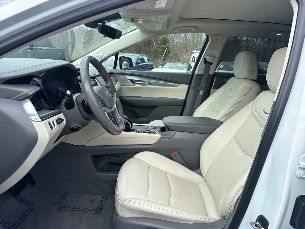 Certified 2022 Cadillac XT5 Premium Luxury w/ Technology Package image 3
