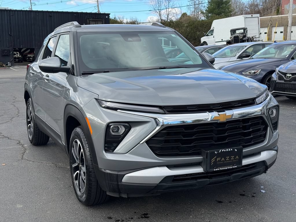 Used 2025 Chevrolet TrailBlazer LT AWD/4WD image 13