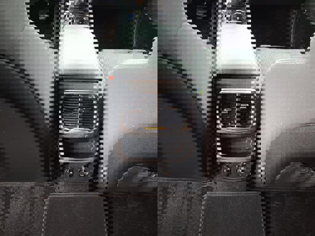 Used 2020 Hyundai Santa Fe SEL w/ Convenience Package image 12