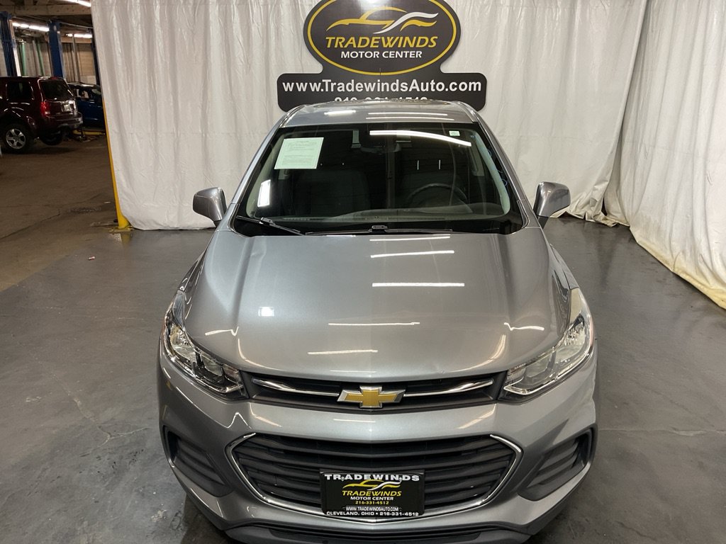 Used 2020 Chevrolet Trax LS w/ Tint and Cruise Package FWD image 3