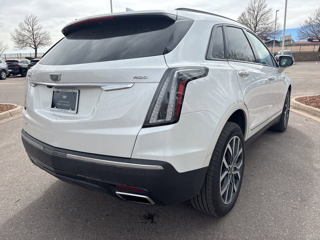 Certified 2022 Cadillac XT5 Sportv w/ LPO, ONYX Package image 5