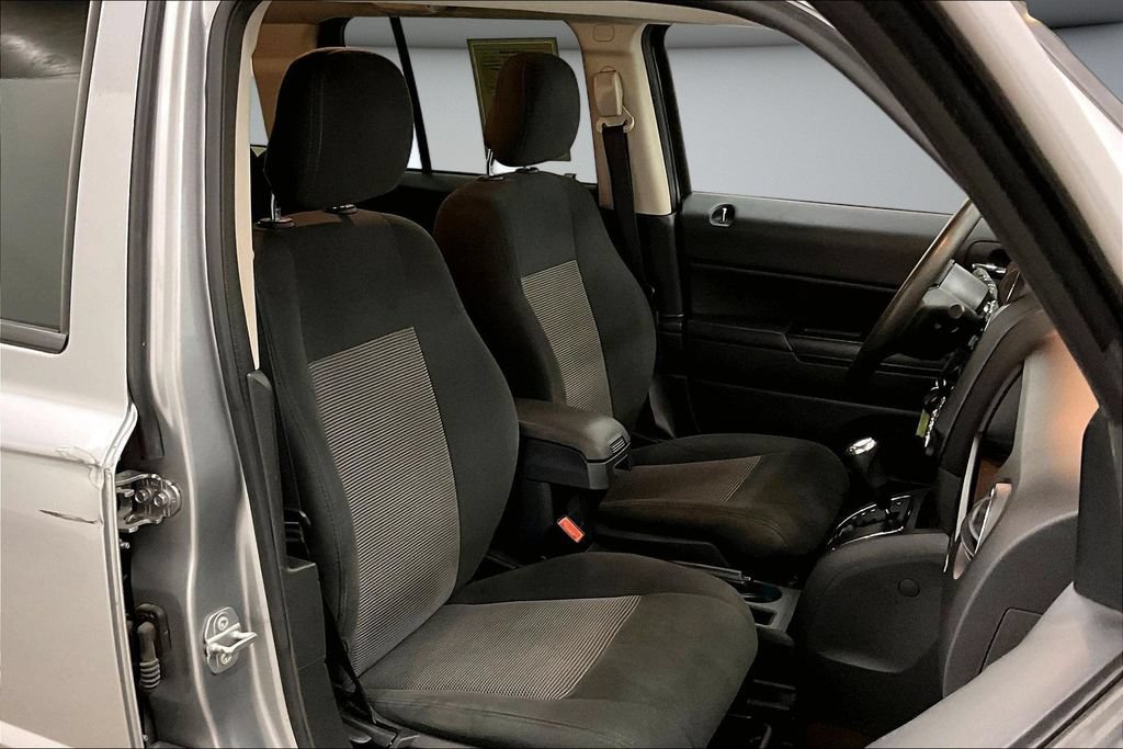 Used 2017 Jeep Patriot Sport w/ Power Value Group FWD image 30
