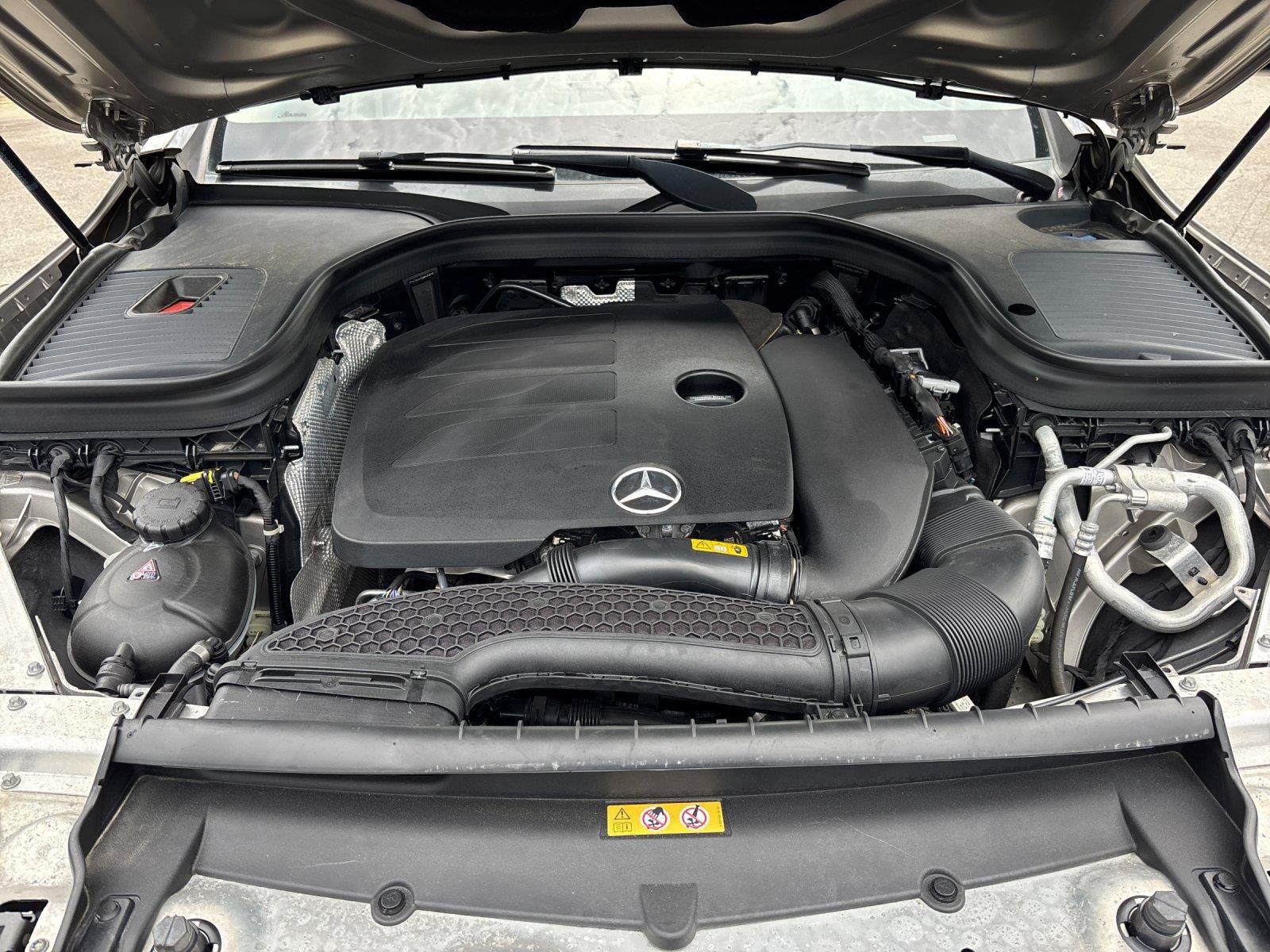 Used 2021 Mercedes-Benz GLC 300 4MATIC image 9
