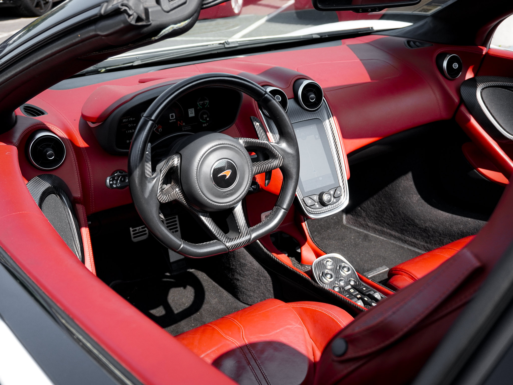 Used 2018 McLaren 570S Spider RWD image 28