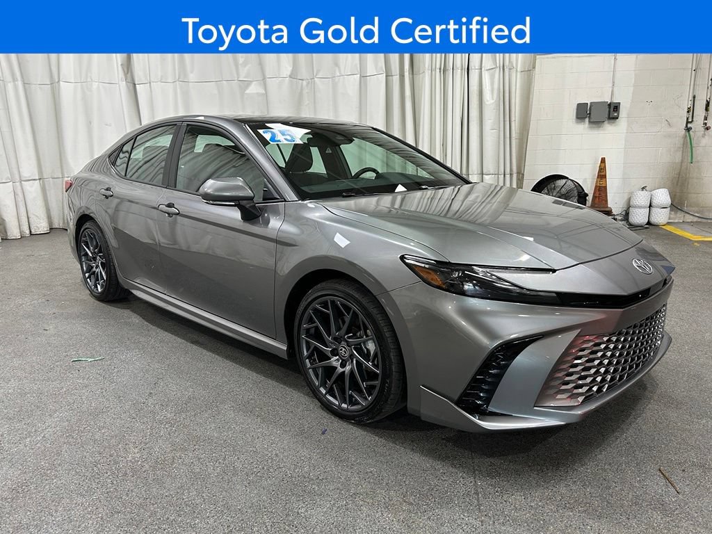 Used 2025 Toyota Camry XSE FWD image 2