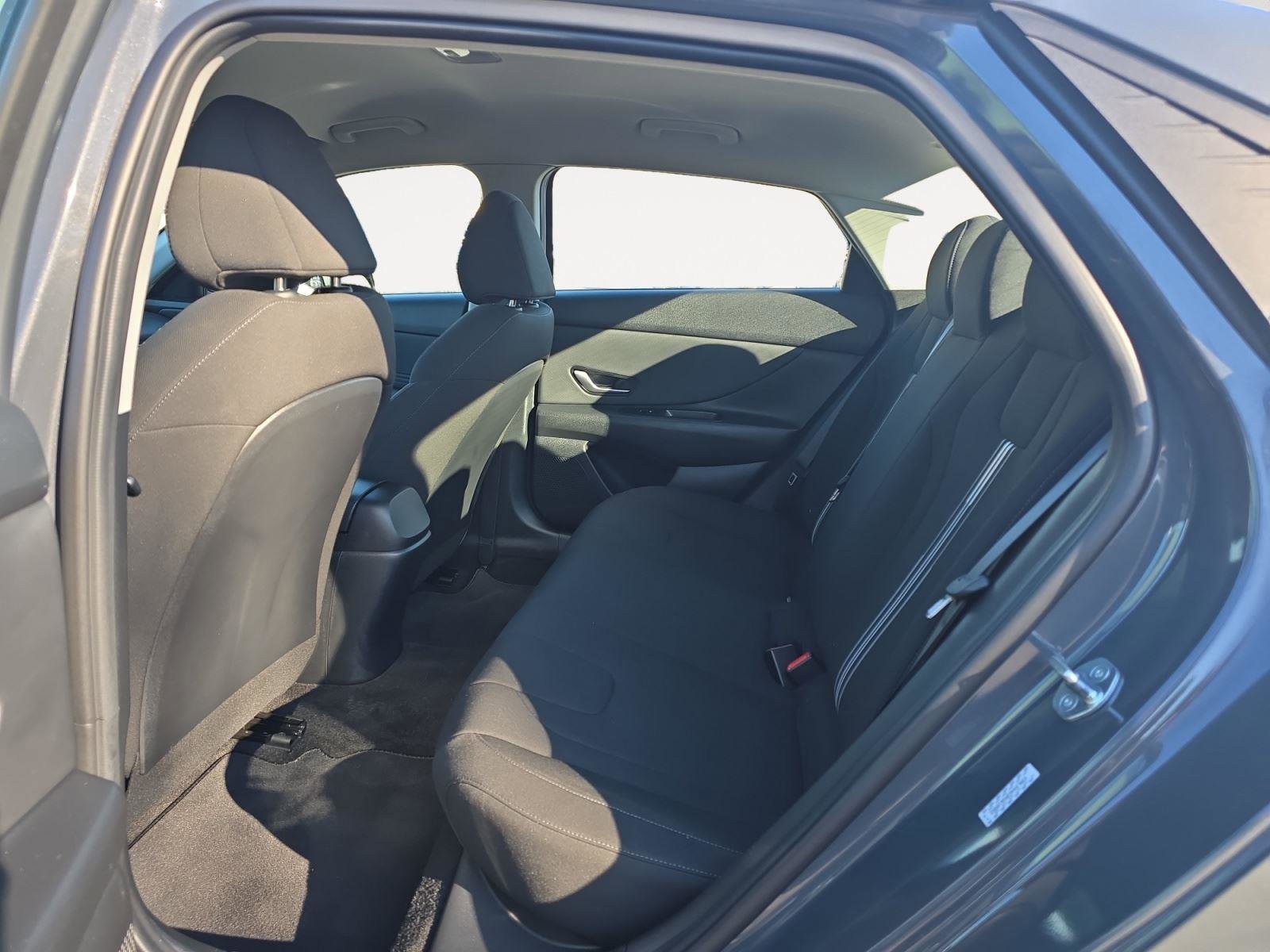 Certified 2023 Hyundai Elantra SEL w/ Convenience Package image 18