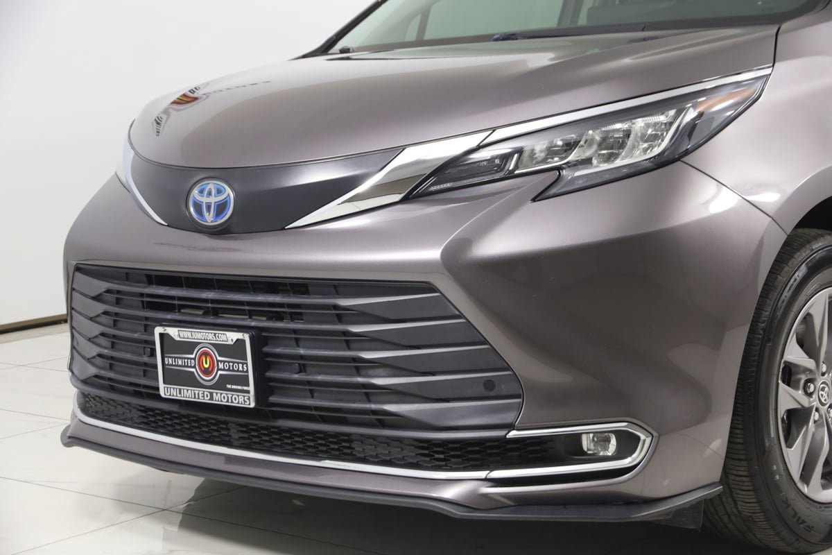 Used 2021 Toyota Sienna XLE FWD image 54
