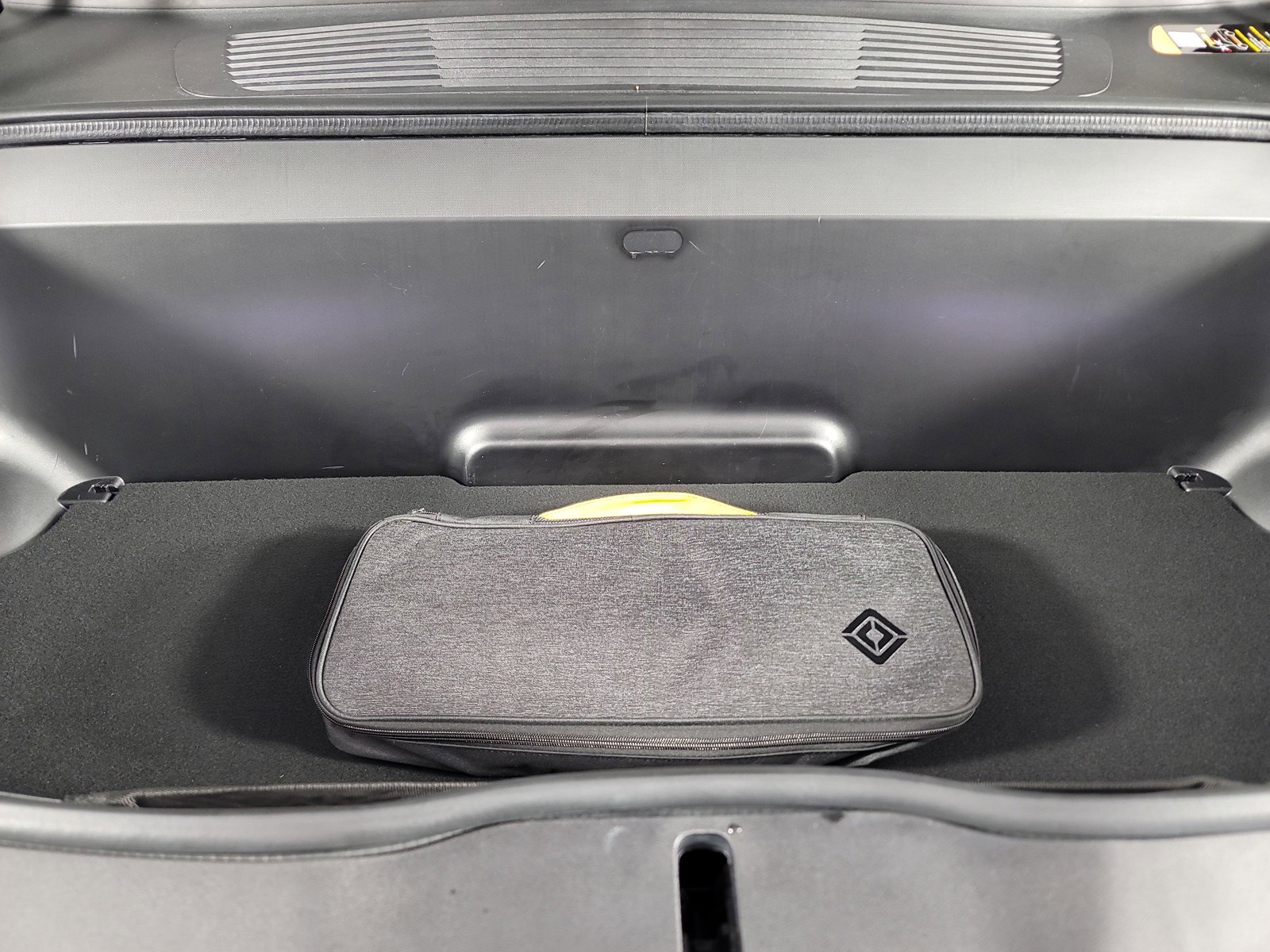 Used 2024 Rivian R1S Adventure AWD/4WD image 14