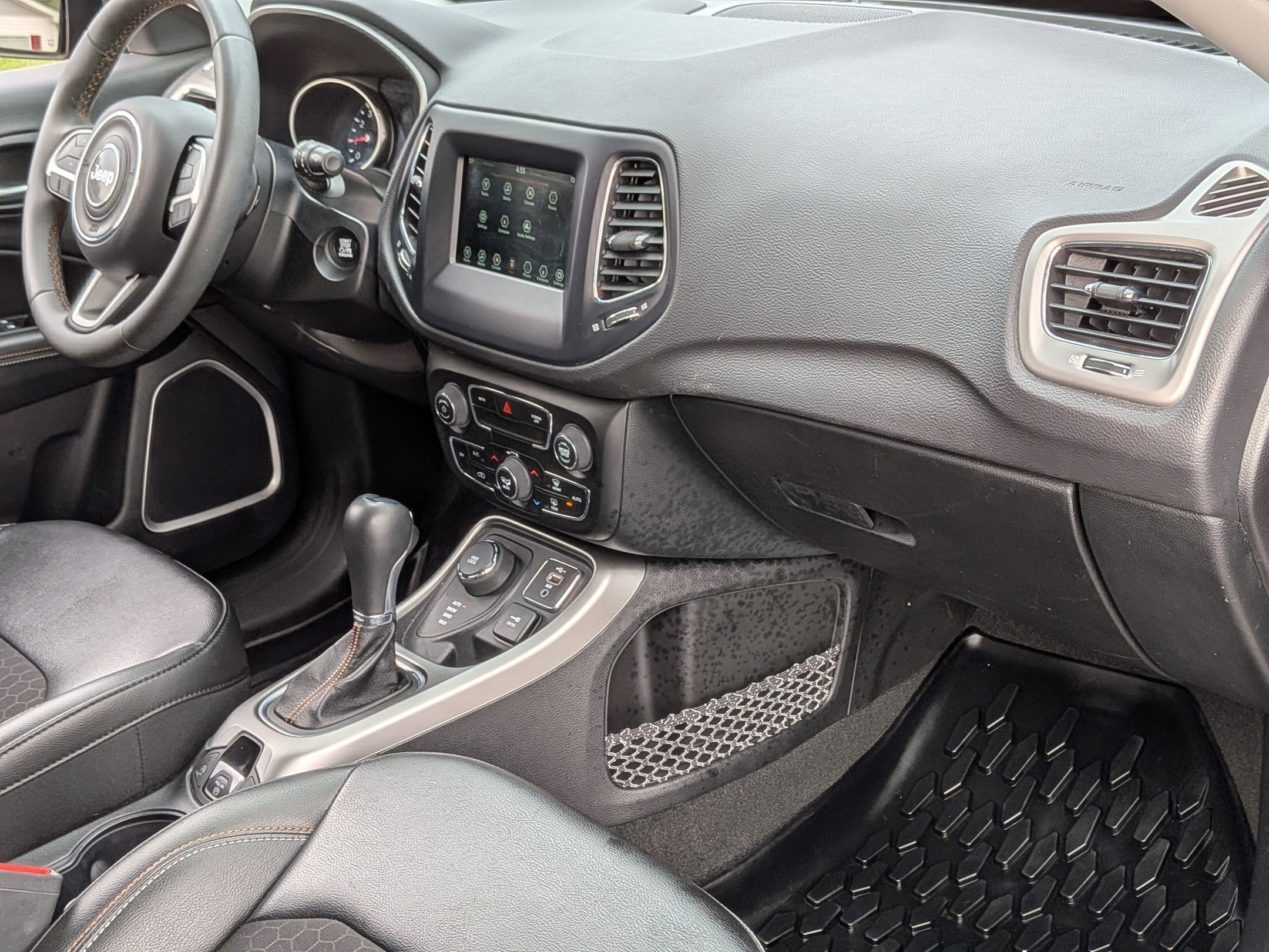 Certified 2021 Jeep Compass Latitude image 39