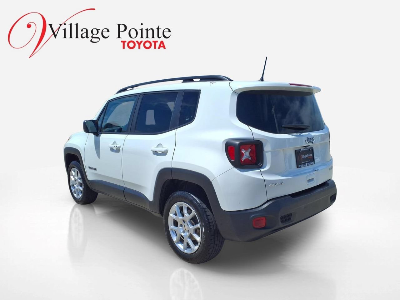 Used 2022 Jeep Renegade Latitude AWD/4WD image 3