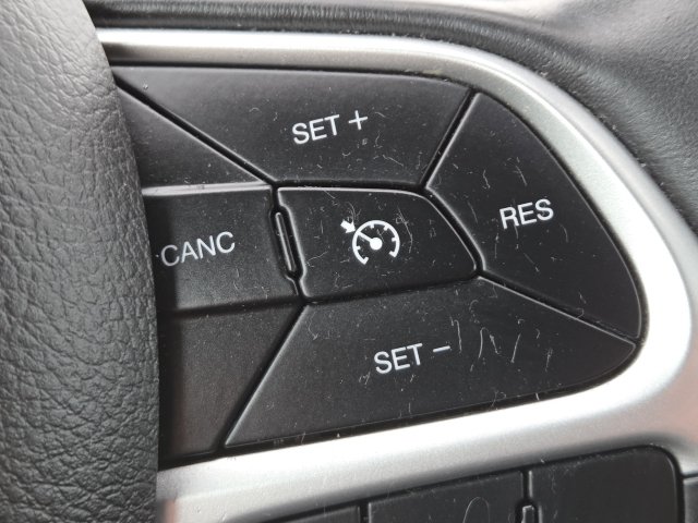 Used 2018 Jeep Compass Trailhawk w/ Cold Weather Group AWD/4WD image 5
