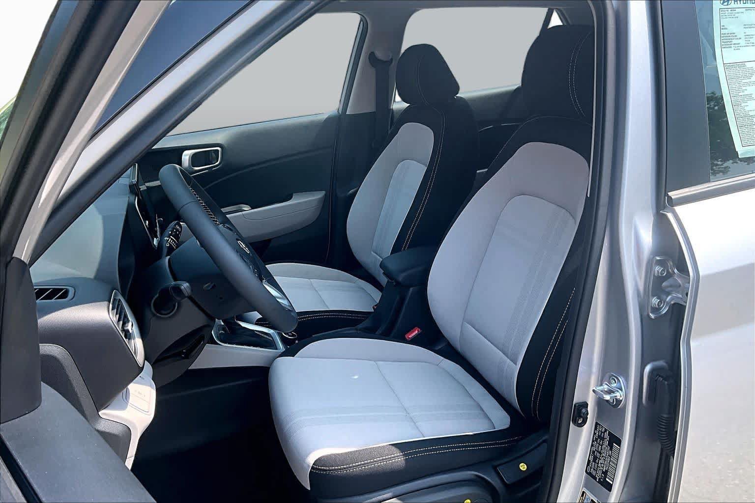 New 2026 Hyundai Venue SEL FWD image 15