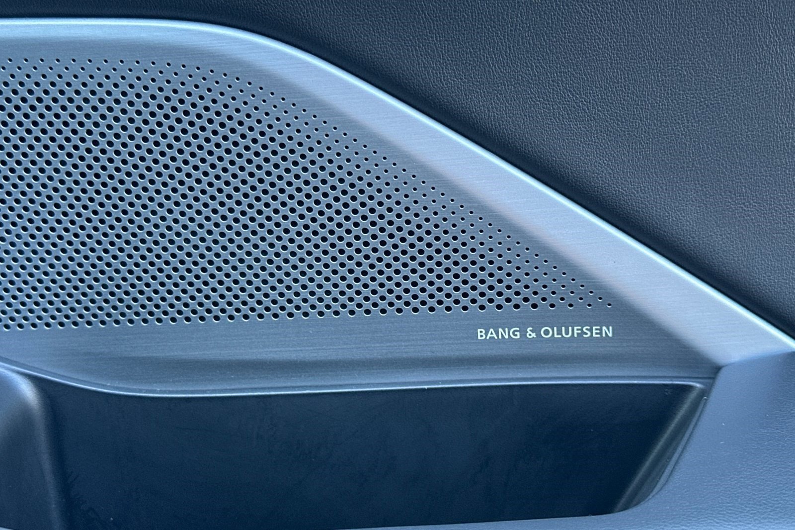 Certified 2025 Acura MDX FWD w/ Technology Package image 23