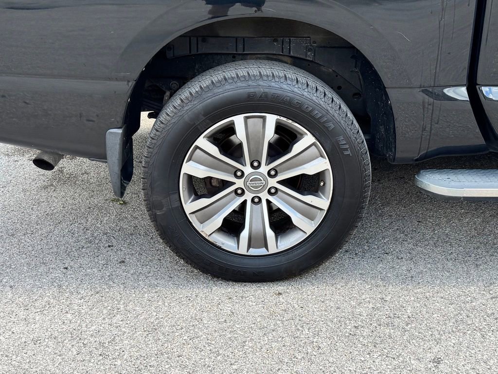 Used 2019 Nissan Titan SL image 6