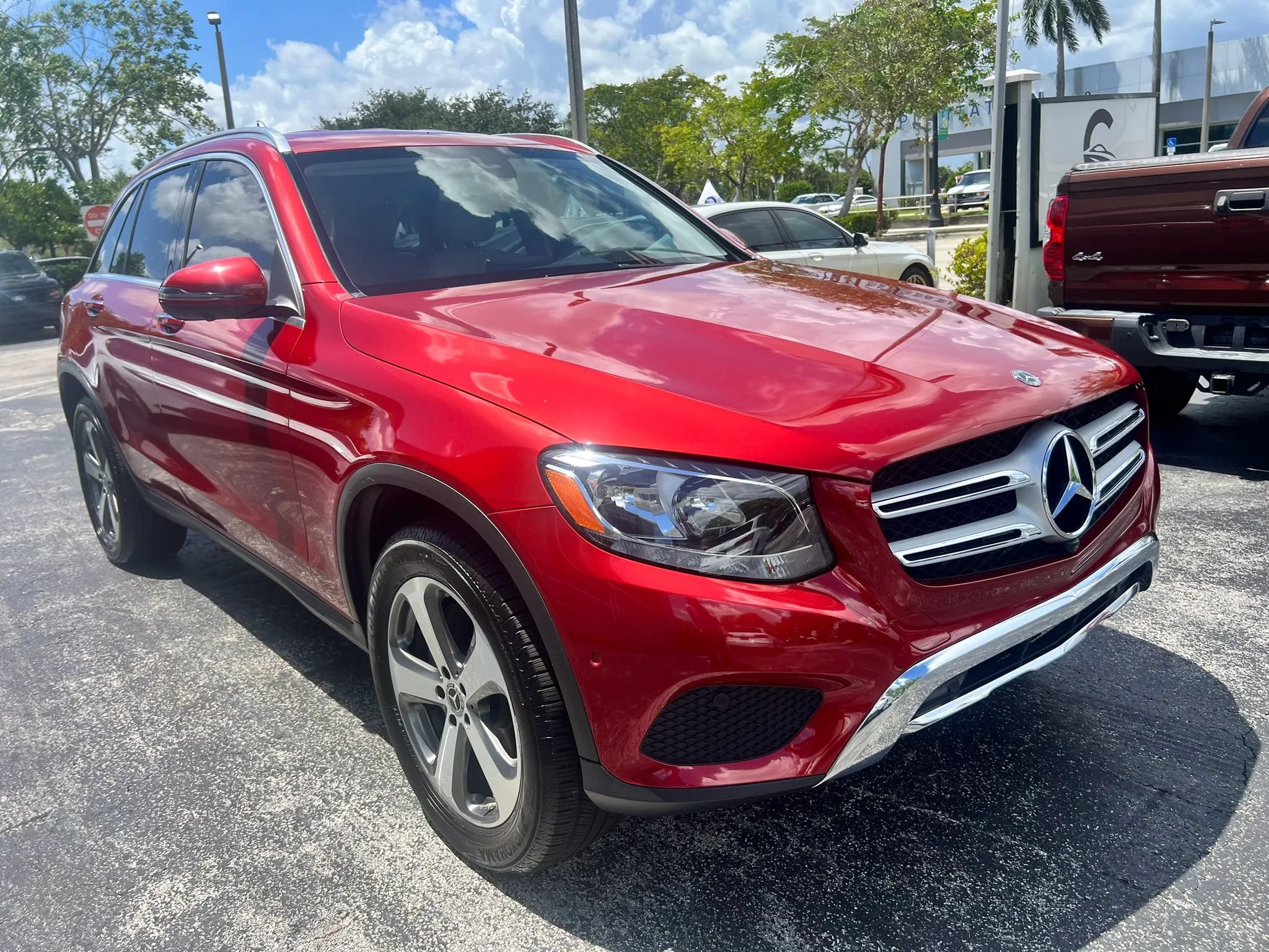 Used 2019 Mercedes-Benz GLC 300 image 3