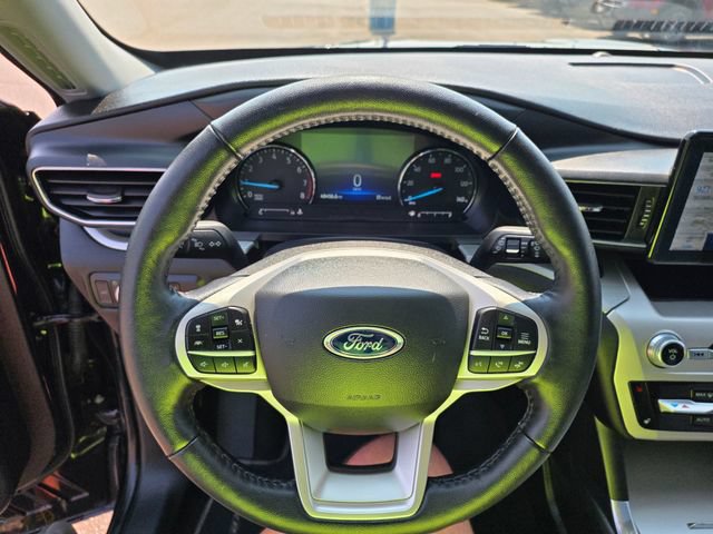 Used 2022 Ford Explorer XLT w/ Equipment Group 202A AWD/4WD image 28