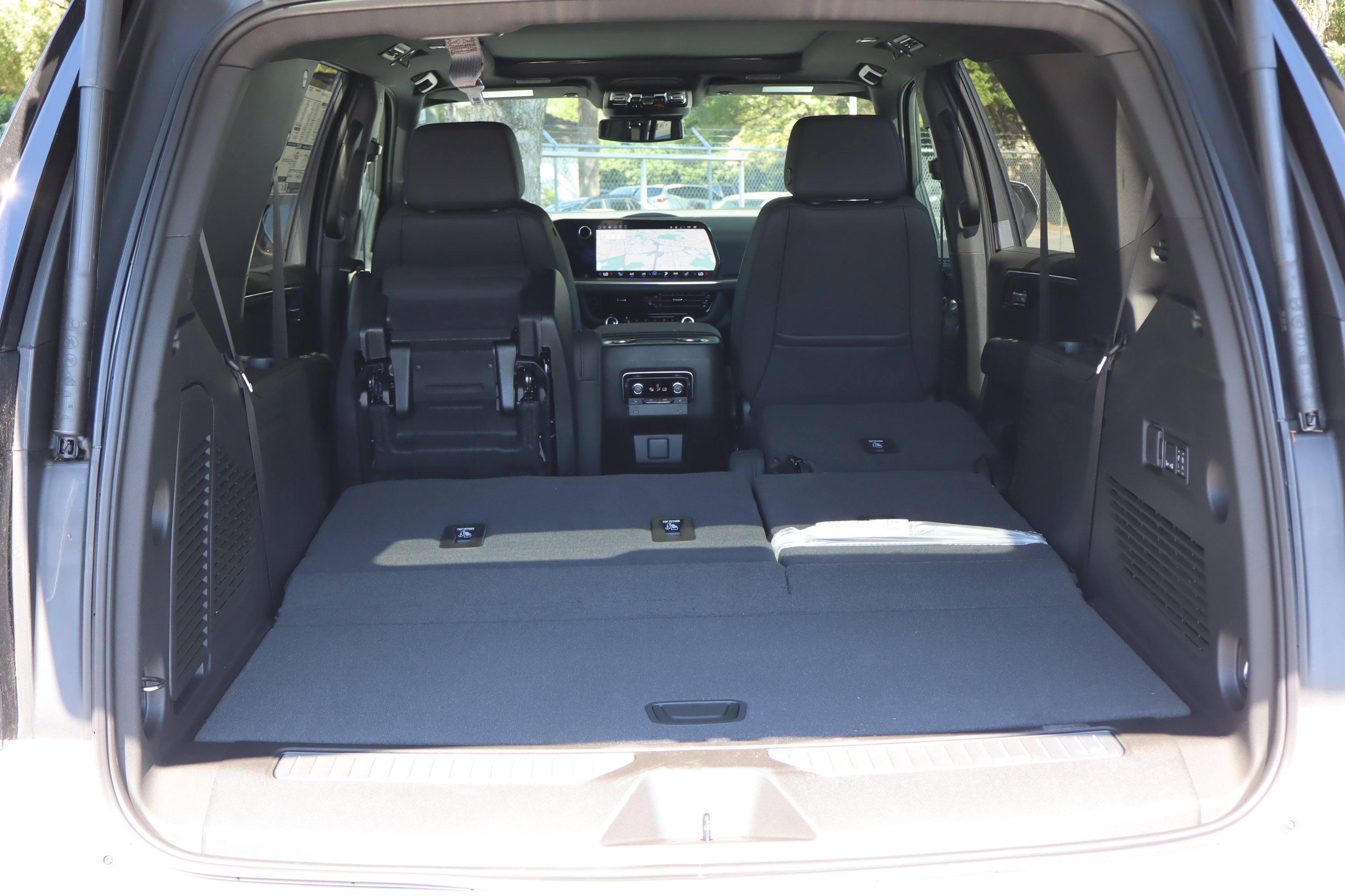 New 2027 Chevrolet Tahoe Z71 w/ Comfort Package AWD/4WD image 25