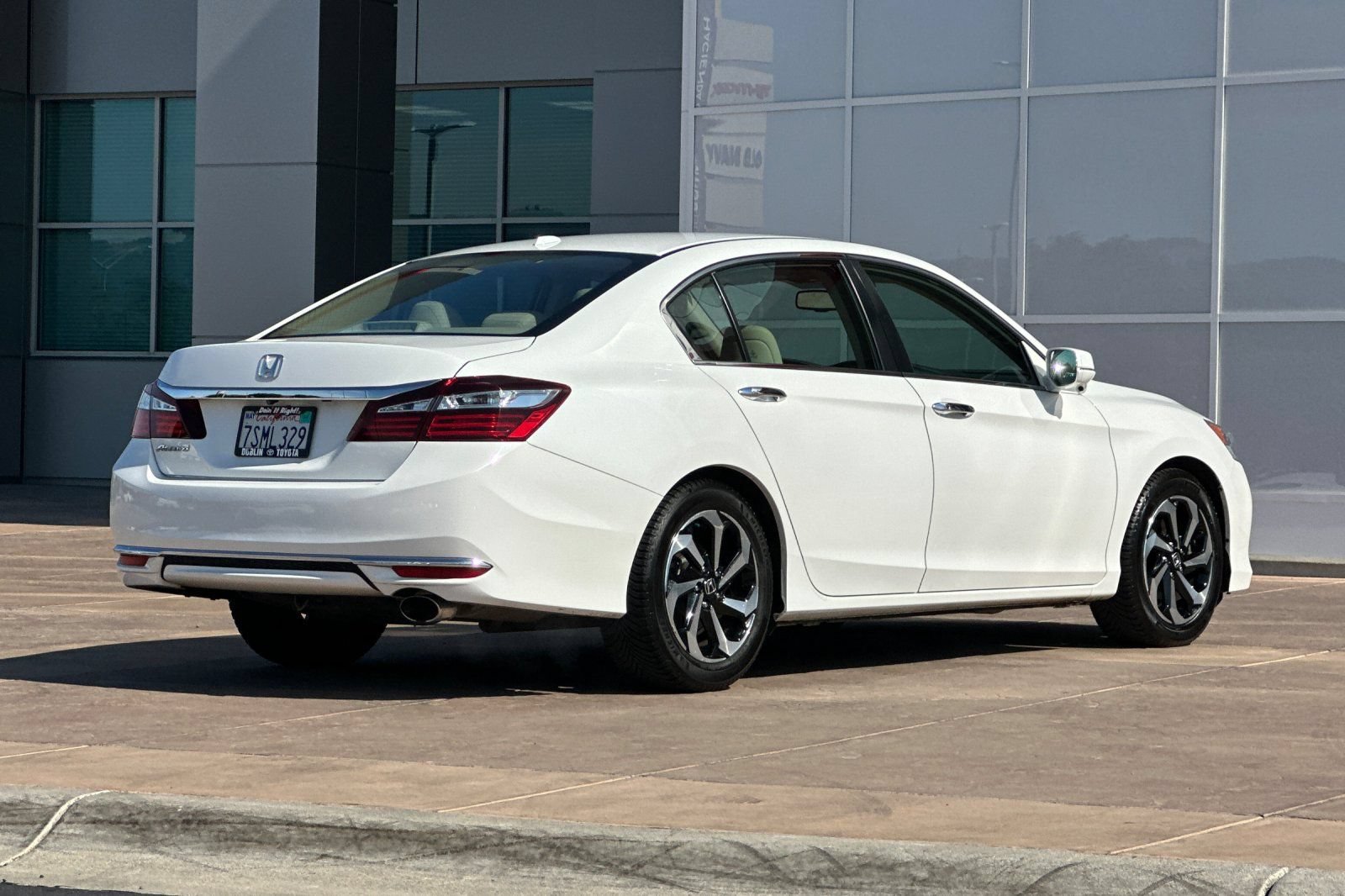 Used 2016 Honda Accord EX-L image 4