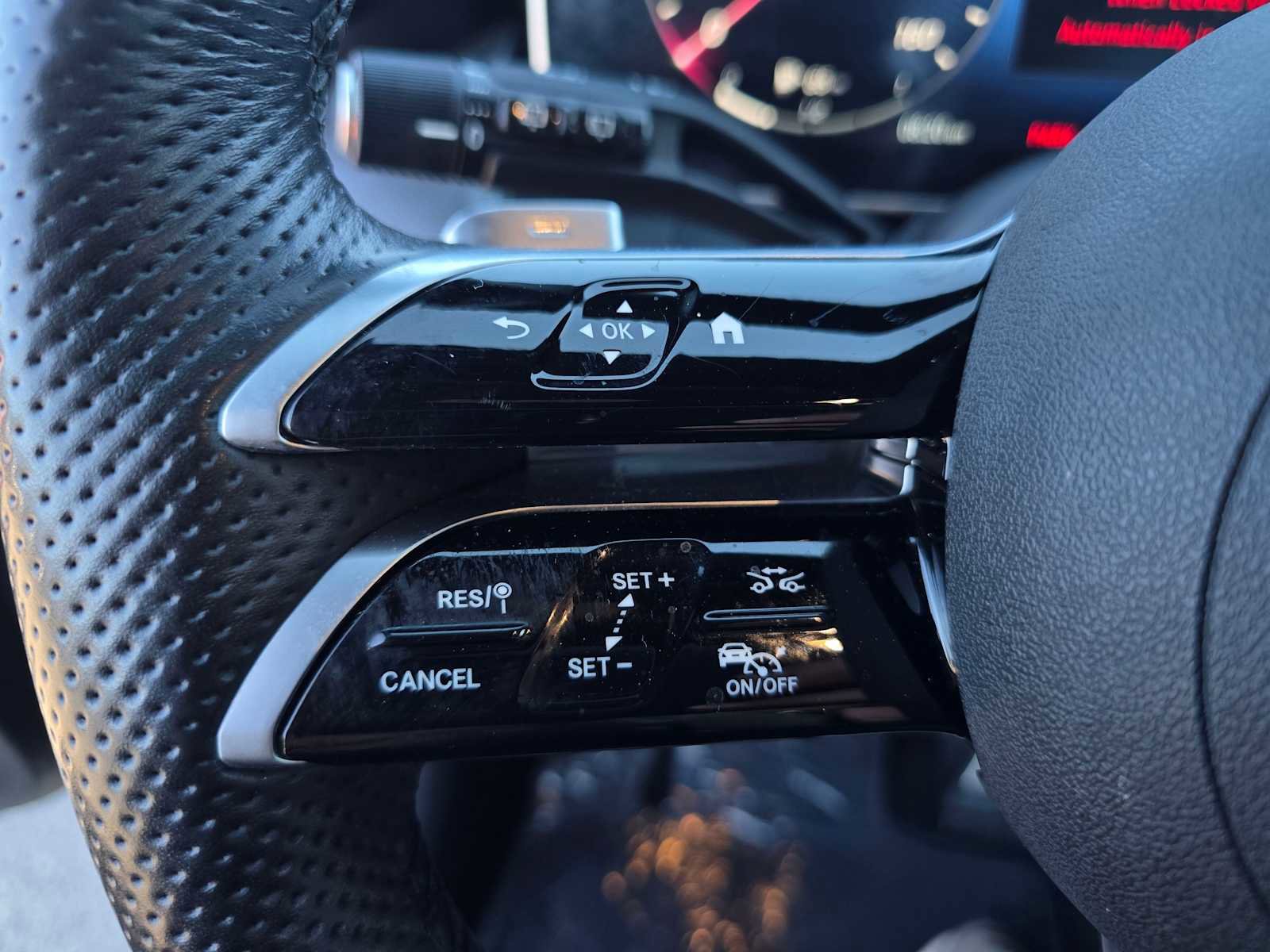 Used 2023 Mercedes-Benz GLC 300 4MATIC image 32