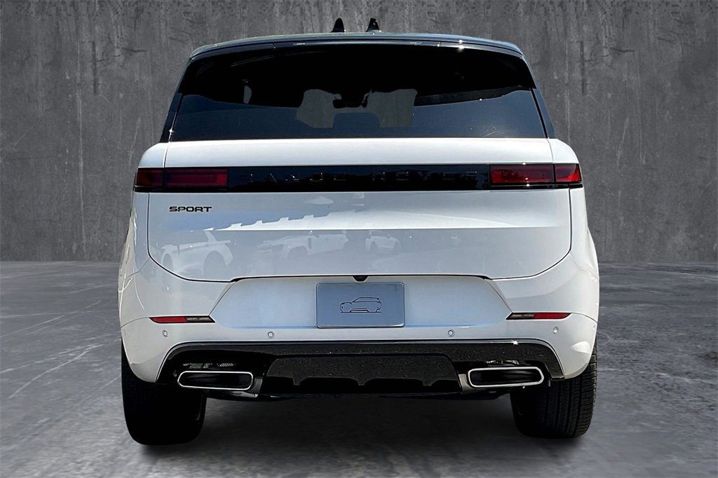 Used 2025 Land Rover Range Rover Sport Dynamic SE image 4