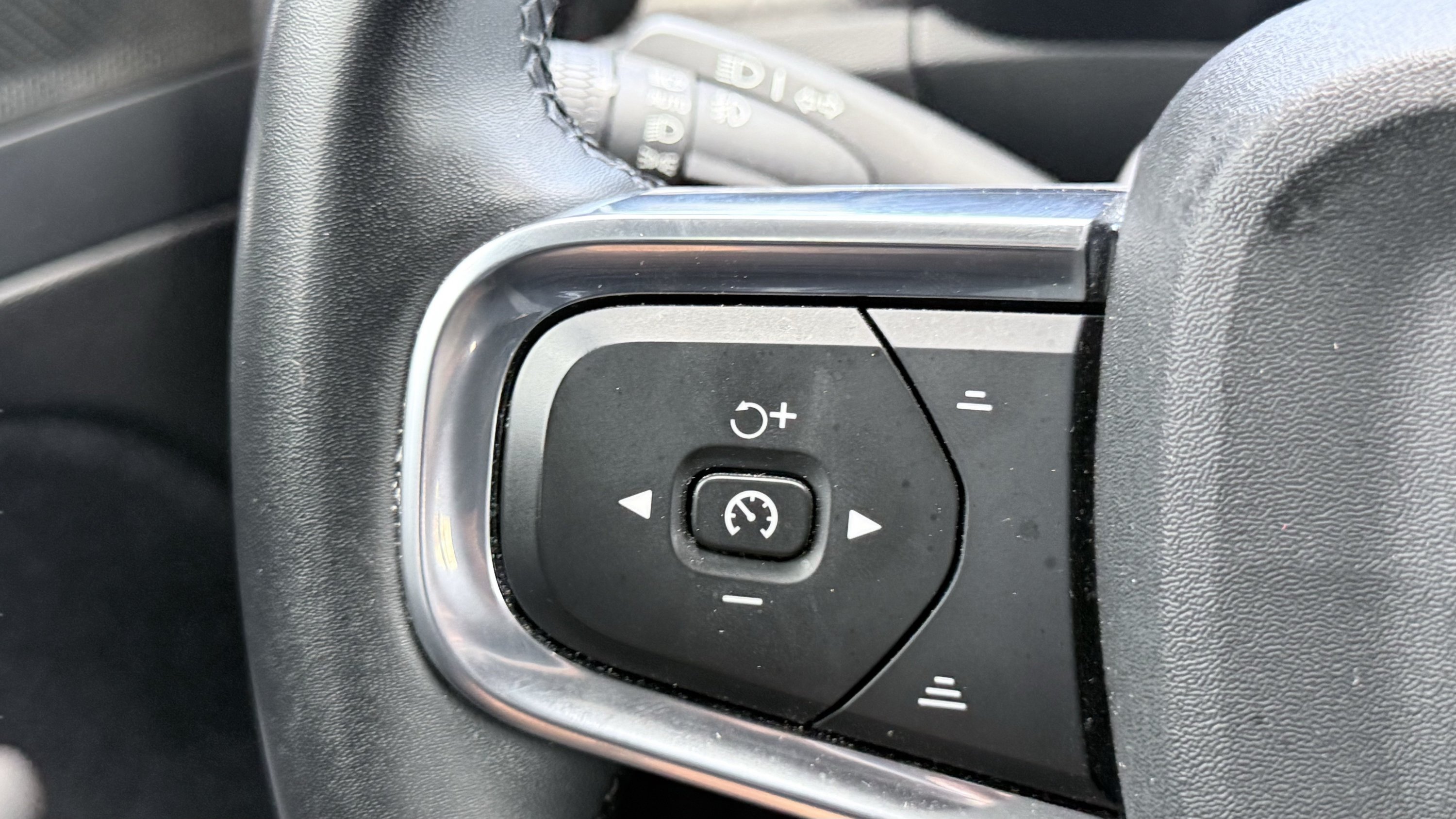 Used 2023 Volvo XC40 Recharge Ultimate AWD/4WD image 61