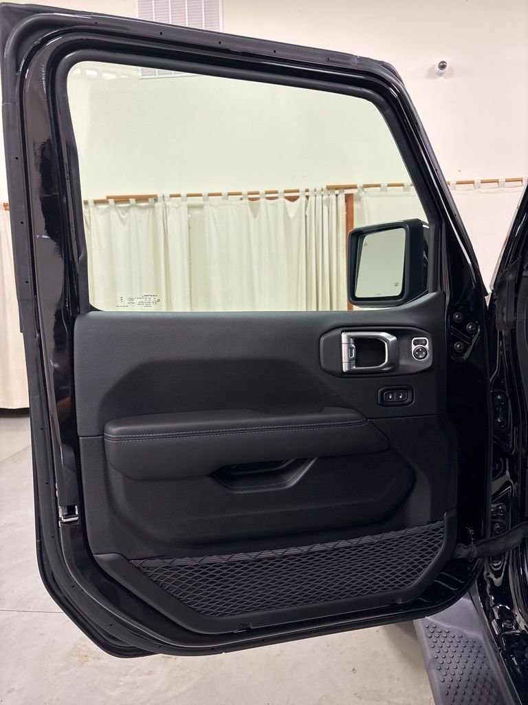 Used 2024 Jeep Wrangler High Altitude image 18