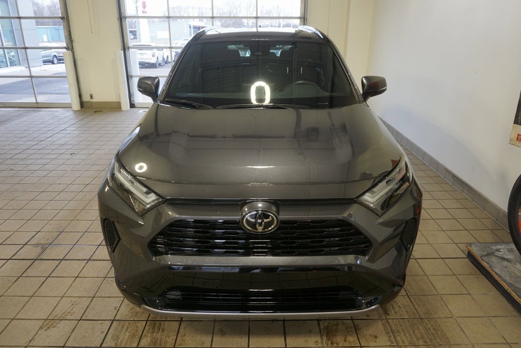 Used 2025 Toyota RAV4 SE image 12