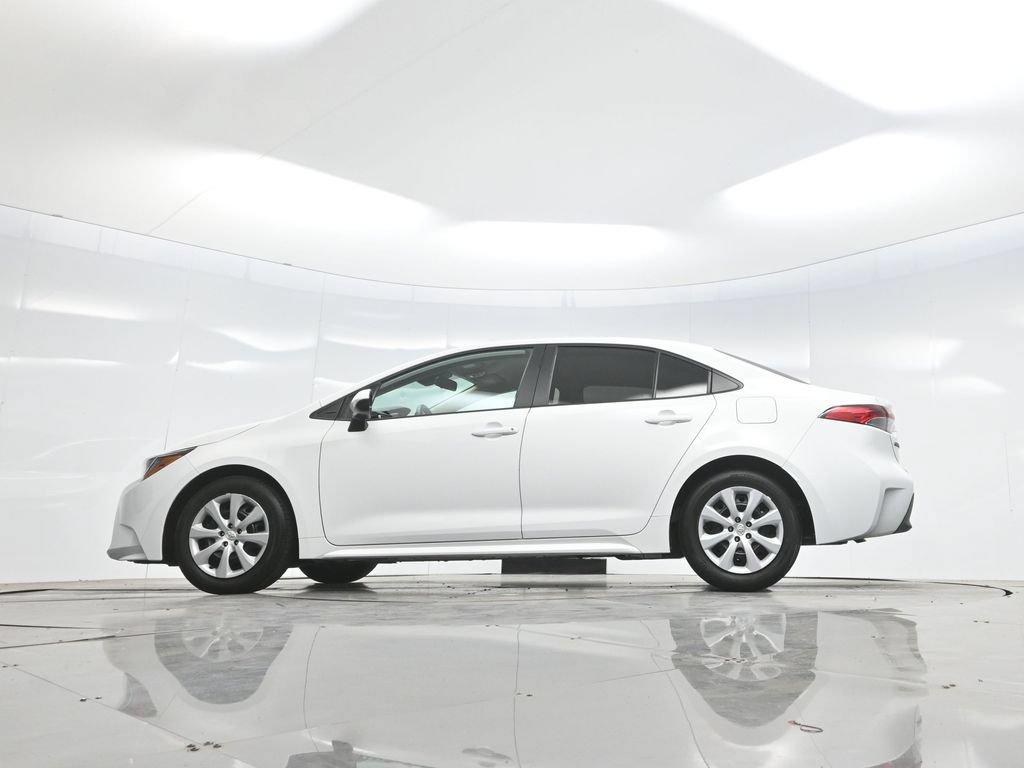 Used 2025 Toyota Corolla LE FWD image 67