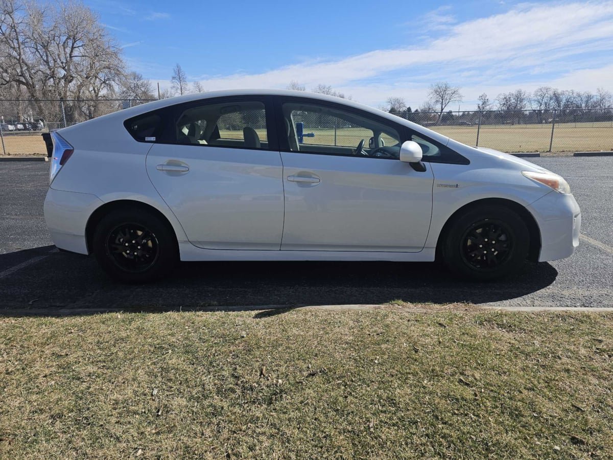 Used 2015 Toyota Prius Two FWD image 6