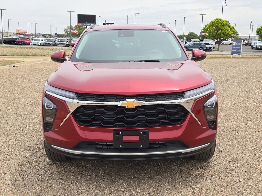 Used 2025 Chevrolet Trax LT FWD image 8