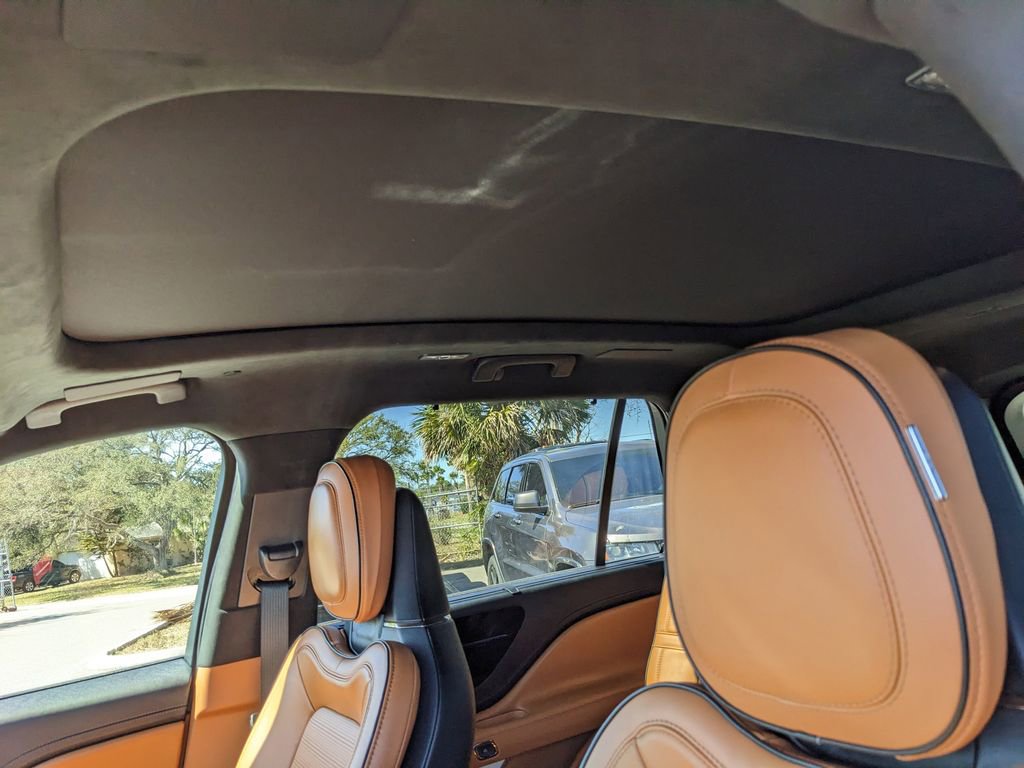 Used 2025 Lincoln Aviator Black Label AWD/4WD image 25