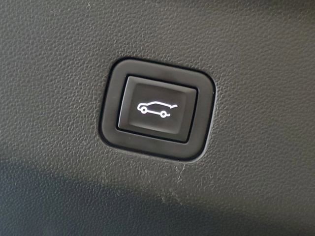 Used 2023 Chevrolet Tahoe Z71 w/ Off-Road Capability Package image 10