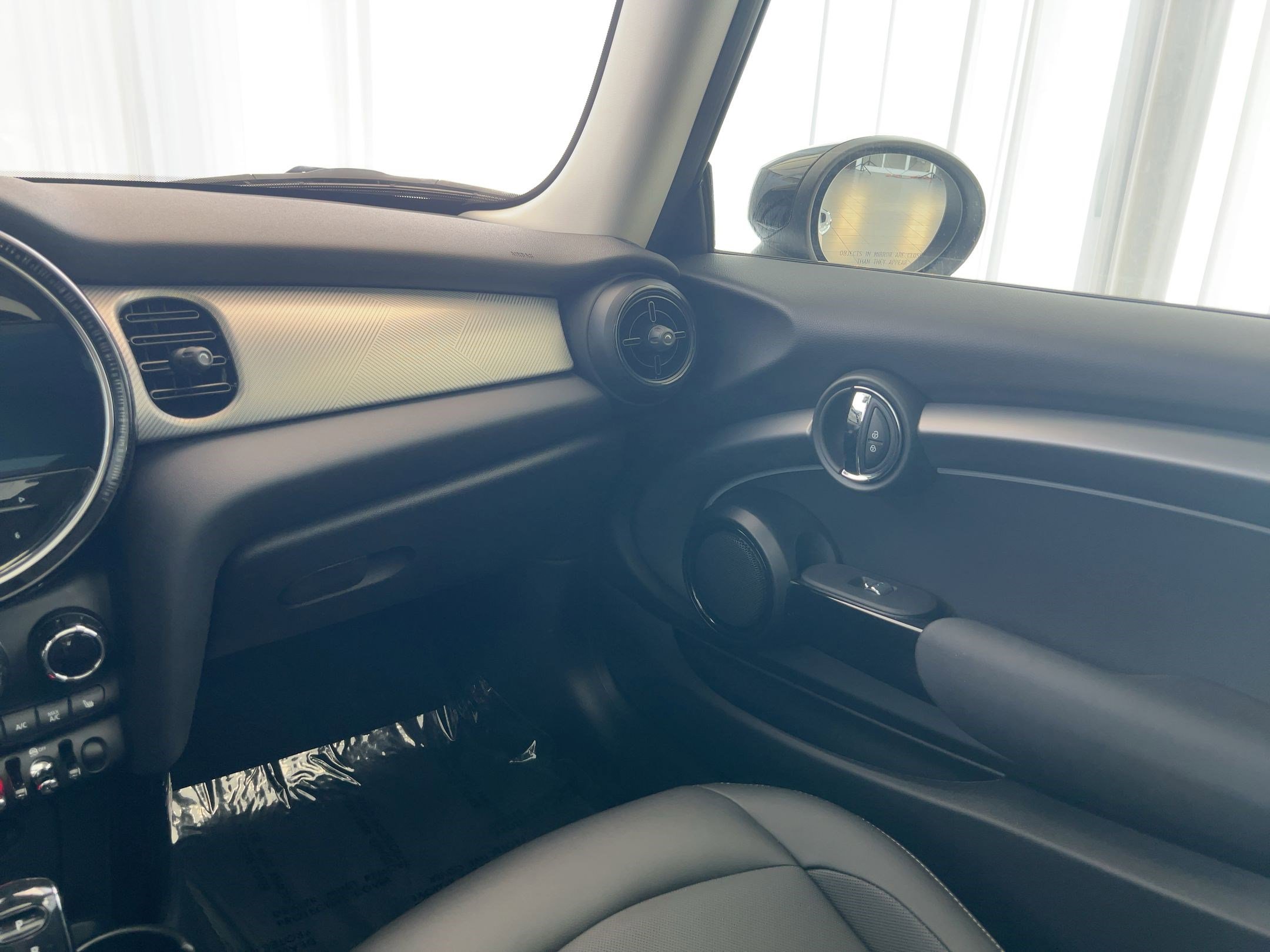 Used 2024 MINI Cooper 2-Door Hardtop image 28