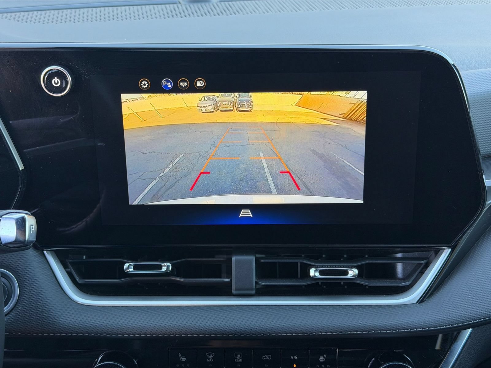 Used 2025 Chevrolet Equinox LT FWD image 23