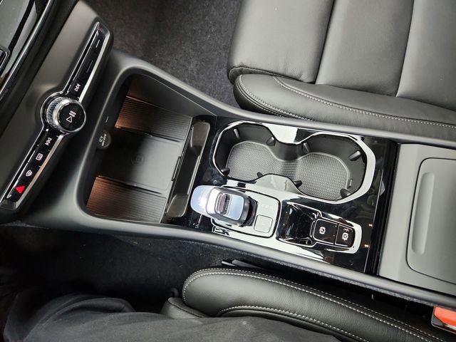 New 2026 Volvo XC40 B5 Plus w/ Protection Package Premier image 22
