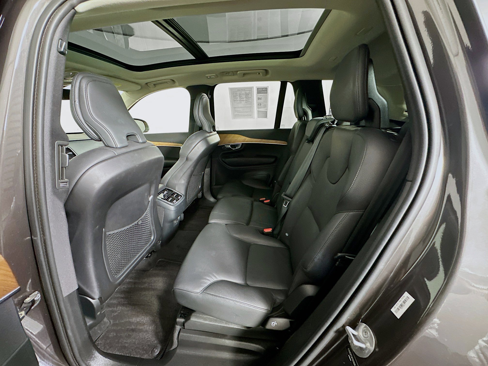 Used 2024 Volvo XC90 B6 Plus image 27