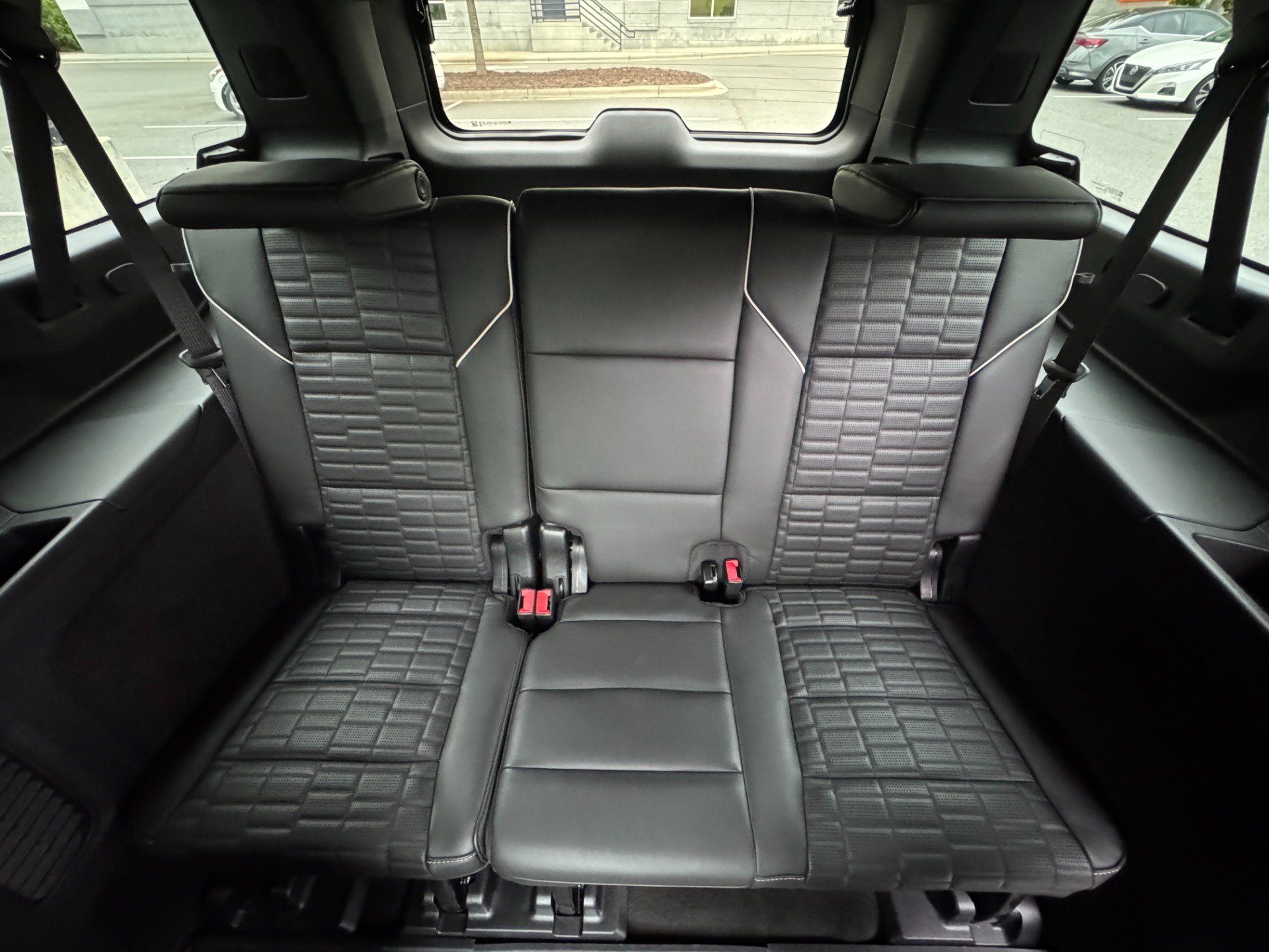 Used 2024 Cadillac Escalade ESV Sport Platinum w/ LPO, ONYX Package image 65