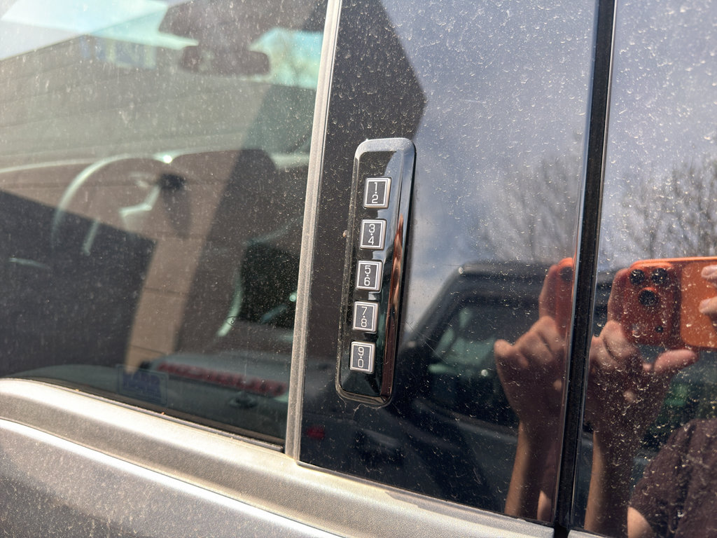 Used 2023 Ford F150 Lariat AWD/4WD image 15