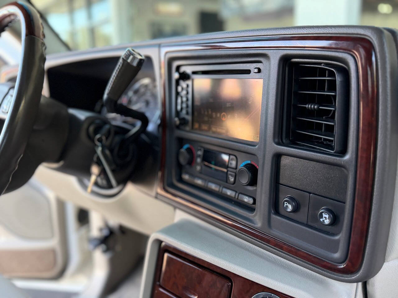 Used 2005 Cadillac Escalade EXT AWD/4WD image 77